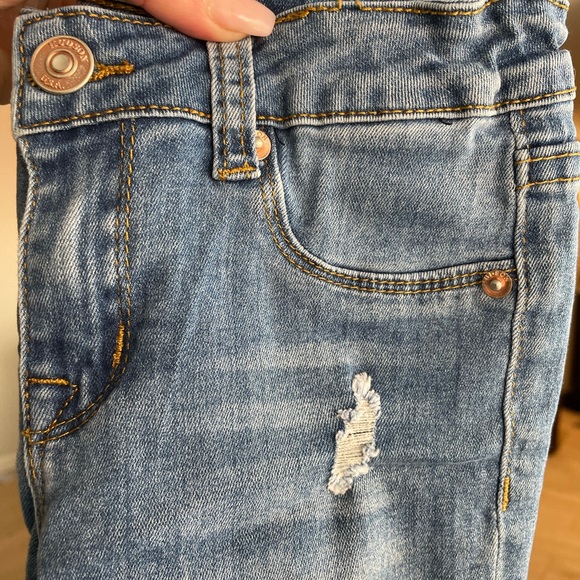 2/$20 Hudson girls 10, Ginny cropped, distressed jeans with adjustable waist - Picture 7 of 7